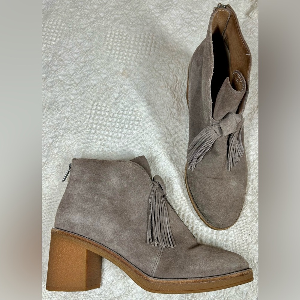 UGG Size 10 Corin Suede "Mouse" (Taupe/Grey) Color Fringe Bow Ankle Boots
